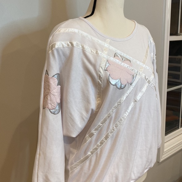 Vintage womens Andriano 80’s blouse top flower appliqué ribbon shoulder pads - Picture 2 of 6